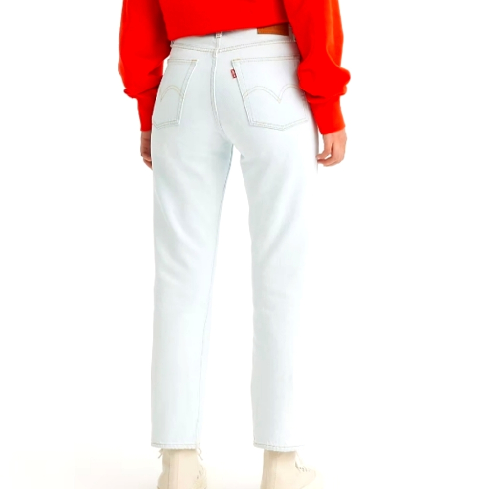 Levis wedgie straight